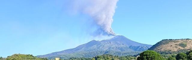 Oblak pepela blokirao avio-saobraćaj: Erupcija Etne poremetila letove u Italiji