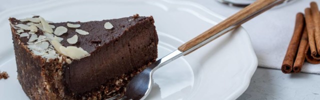 Veganska čokoladna torta koja se ne peče i gotova je za manje od pola sata