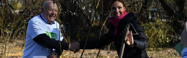 SBB fondacija na Adi Međici zasadila 500 stabala: Den Tana simbolično zasadio prvo drvo