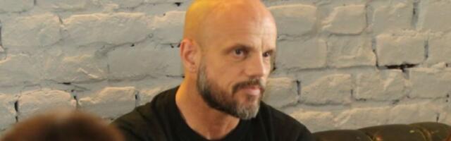 Boban Rajović plakao na aerodromu, doživeo emotivni slom: "Nisu me pustili, želeo sam nešto da joj kupim..."