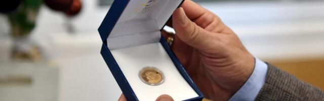 MAKSIM JE PRVA BOŽIĆNA BEBA U ČAČKU! Mališan od grada dobio vredan dukat kao poklon