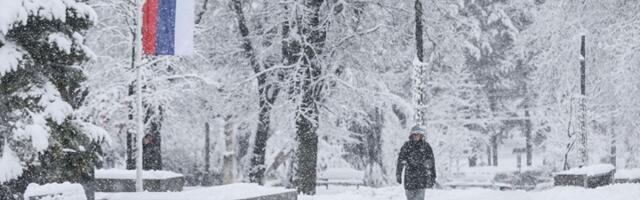 Dok Beograd stoji, studenti zovu na čišćenje sneg: Akcija u 6 ujutru, poznate i lokacije