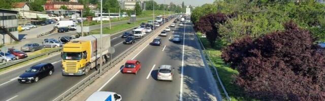 Na auto-putu kod Aleksinca vozio zaustavnom trakom u suprotnom smeru, policija apeluje na vozače da poštuju propise