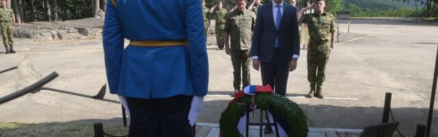 Srbija ne zaboravlja heroje: Položen venac u čast stradalih tokom NATO agresije