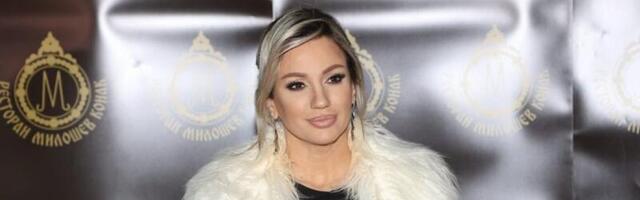 Slavlje u domu Ane Kokić! Čestitke stižu sa svih strana, pevačica blista od sreće (FOTO)