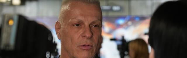 Đorđe David izviždan u Somboru: Publika mu okrenula leđa, na koncertu ostala samo policija (VIDEO)