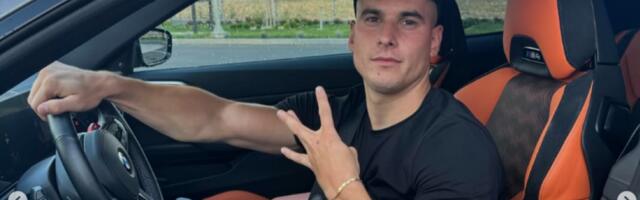 Pre teške saobraćajke poznati jutjuber izašao u grad sa društvom: Sto pun alkohola (FOTO)