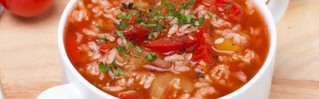 Paradajz čorba sa pirinčem: Starinsko jelo po receptu naših baka