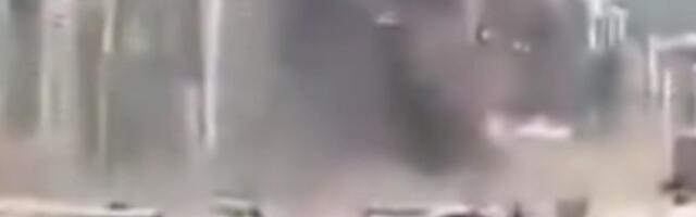 Pogledajte: Trenutak nakon što je iranska raketa pogodila Abu Dabi (VIDEO)