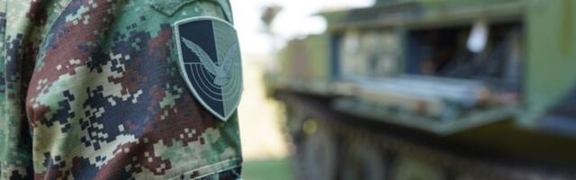 Uručeni prvi ugovori o radu na neodređeno vreme profesionalnim vojnicima