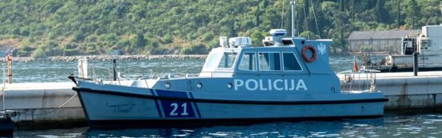 Drama na Skadarskom jezeru: Automobil sa srpskim registarskim tablicama sleteo s puta i završio u vodi