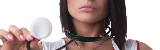 Vrela medicinska sestra gola lečila pacijente obolele koronavirusom pa dobila kaznu: "Pored nje niko ne bi umro!" (FOTO 18+)