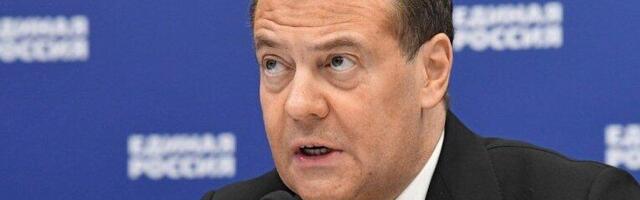 "ZA UKRAJINCE JE OVO LOŠA VEST": Oglasio se Medvedev i čestitao Trampu na pobedi