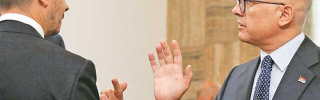 Ву­че­вић: На кра­ју те­шке го­ди­не Ср­би­ја се вра­ћа у нор­ма­лан ток