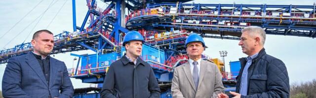 Završena montaža odlagača za PK "Radlјevo": Metalni kolos dug 125 metara kreće na radnu poziciju