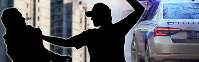 Krvavi obračun u Leskovcu: Mladić (24) motkom udario čoveka u glavu, pa nastavio brutalno da ga šutira