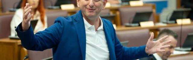 Кнежевић: Уставне промене потврдиле нову коалицију парламентарне већине и ДПС-а