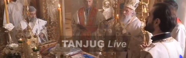 (VIDEO) Hristos Vaskrse! Patrijarh Irinej služi liturgiju u kripti Hrama svetog Save