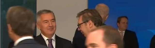Vučić hteo da stoji pored brata Mila u Kranju - protokol ga sprečio