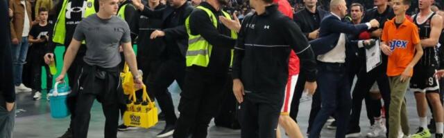 BARCOKAS PRVI NAPAO: Trener Olimpijakosa gurnuo Žocovog pomoćnika, pa glumio žrtvu (VIDEO)