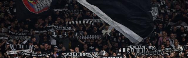 Grobari u Areni ponovo vređali Vučića (VIDEO)