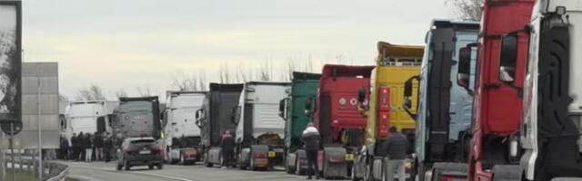Počela blokada u Crnoj Gori: Granični prelazi krcati, pravila EU ne funkcionišu