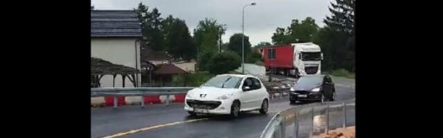 Obnovljen saobraćaj na Ibarskoj magistrali u naselju Adrani