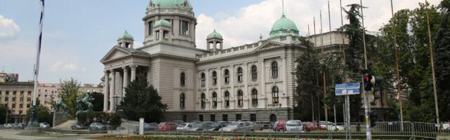 Poslanici danas glasaju o 58 tačaka, među njima i predlog budžeta