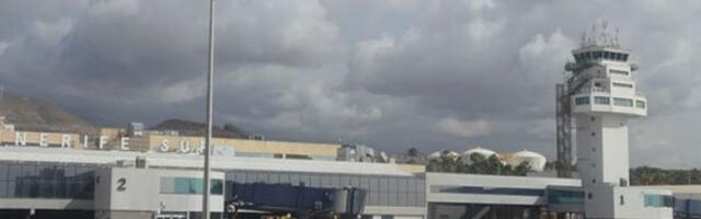 Старац покушао да се укрца на лет са преминулом супругом у колицима