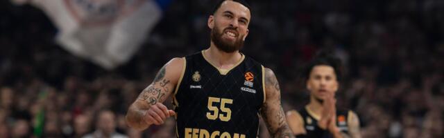 MAJK DŽEJMS NAPRAVIO HAOS! Žestoko zagrmeo zbog para koje mu se duguju: "Baš su me izbacili iz takta! Praviti me budalom - to je prljava igra!"