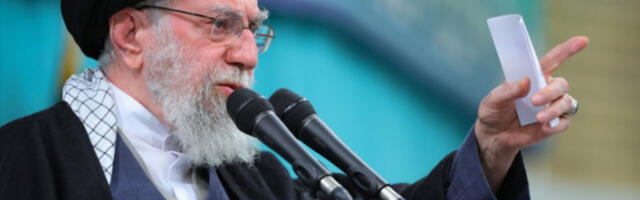 Хамнеи се суочава са стварношћу, одредио наследнике