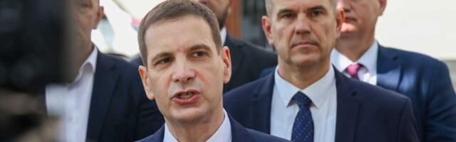 POTPUNI RASPAD SRPSKE OPOZICIJE! Jovanović opleo po "žutima" i objasnio KAKVO SU ZLO: Novi DSS potpuno menja kurs?!