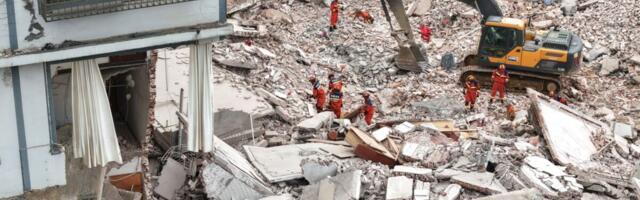 SNAŽAN ZEMLJOTRES POGODIO KINU! Ima mrtvih, spasioci očajnički tragaju za nestalima: Zgrade se rušile kao kule od karata, evakuisano 7000 LJUDI (FOTO/VIDEO)