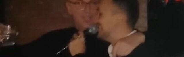 ZAGRMELA DOBRO POZNAZA NAVIJAČKA PESMA: Bivši predsednik Zvezde napravio LOM u kafani! (VIDEO)