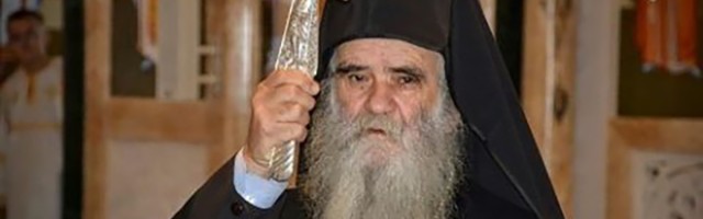 Amfilohiju niti treba, niti je tražio respirator