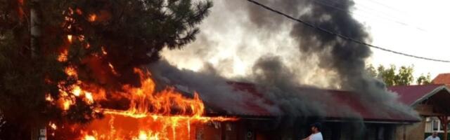 Gori restoran u Šapcu: Vatrena stihija progutala objekat (FOTO)