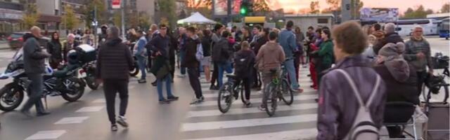 Blokada novosadske stanice u znak podrške autoprevozniku Jaćimoviću