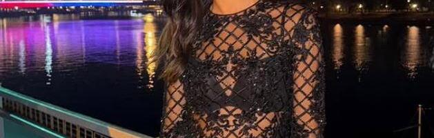 CRNI BRUS I MREŽASTI TOP - OVAKVU ANU DO SADA NISTE VIDELI! Ivanovićeva šokirala smelim stajlingom u izlasku u Beogradu! (FOTO)