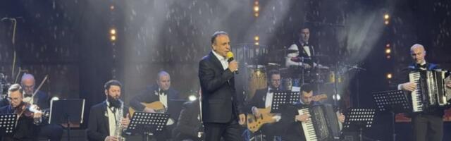 MAŠALA! PO TREĆI PUT STIGLE RODE U DOM NAŠEG POZNATOG PEVAČA! Bekić nasledniku posvetio pesmu, reči pogađaju DIREKTNO U SRCE!