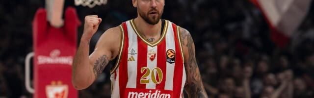 Gde je Donatas Motiejunas? Iskusni centar trenira u dvorani Zvezdinog velikog neprijatelja (FOTO)