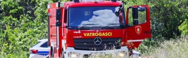 TRUDNICA POVREĐENA NA PUTU KOD ŠAPCA! Hrabri vatrogasci naišli na nesreću i odmah priskočili u pomoć! (FOTO)