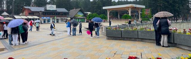 Uprkos kiši turisti uživaju na Zlatiboru