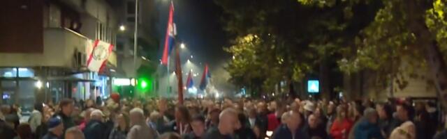 Vatromet emocija na dočeku u Valjevu: Veliki broj građana uz studente iz Novog Pazara (VIDEO)