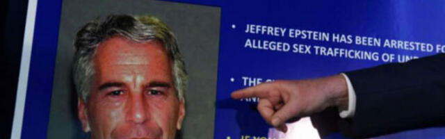 Скоро 90 летова повезаних са Епстином наводно везано за аеродроме у Британији