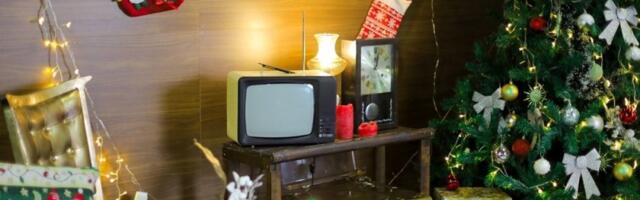 Od gramofona do plejlista: Koja muzika se slušala tokom praznika u Srbiji od 70-ih do 2000-ih