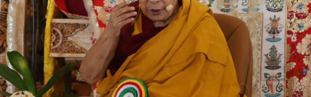 ​Далај Лама негира да се икада састао са Епстином