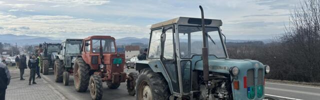 (BLOG) Proivođači mleka danas traktorima blokaju puteve u Mrčajevcima i u Kniću
