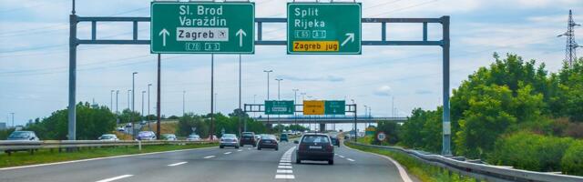 PRETRČAVALI AUTOPUT, PA POGINULI: Stravična saobraćajna nesreća!