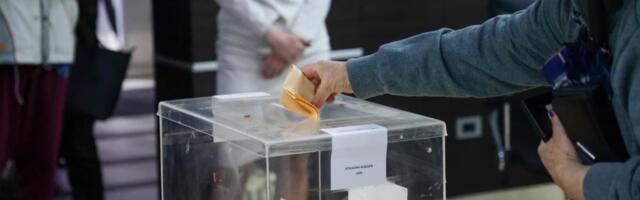 "OPOZICIJA NIJE DOZVOLJAVALA DA SE POSTAVE PARAVANI" Predsednica OIK Lučani: Kasnio početak glasanja u Puhovu kao i na dva biračka mesta u Guči