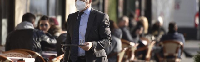 Krizni štab posle godinu i po dana tvrdi da ima strategiju protiv korone - hoće da vakcinišu još 20 odsto građana, samo ne znaju kako
